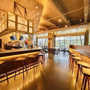 sushi and sashimi, interior