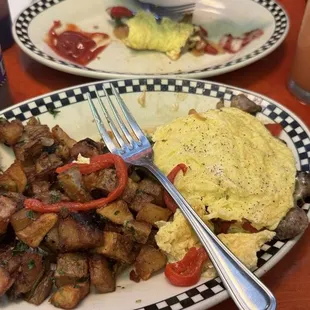 Hot Italian omelette with garlic potatoes.