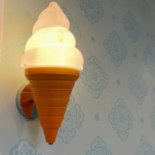 Ice cream cone light decoration