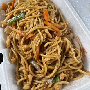 L2. Chicken Lo Mein