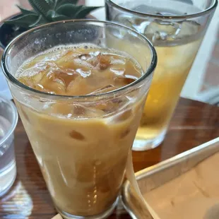 Ice latte and ice tea.