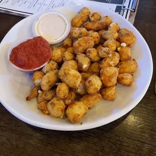 Wisconsin Garlic Cheese Bites