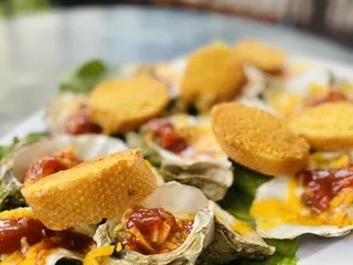 Powell's Steamer Co. & Pub