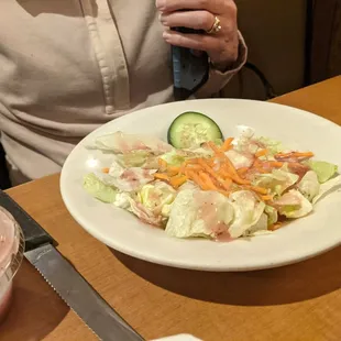 Side salad no onions.