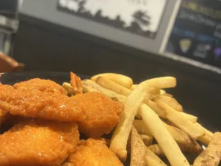 Lakeside Hideout Bar & Grill