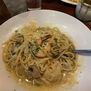 Shrimp and scallop Diane