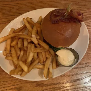 Steakhouse Bacon Ranch Burger