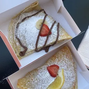 A la Folie Crepe and Lemon Curd Crepe