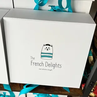 Pretty bakery box.