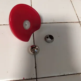 Recipe holder that broke within a week and did not have other colors available. False advertising.