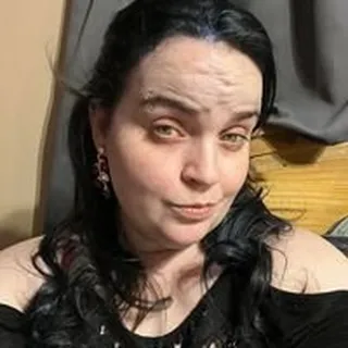 Victoria B.