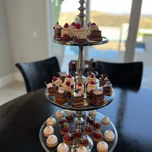 cupcakes, food, dessert