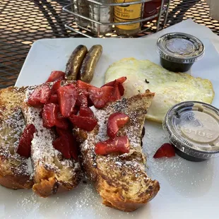 French toast with strawberries
