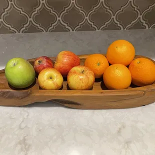 Love this wooden fruit bowl! I guess you can use it for anything.