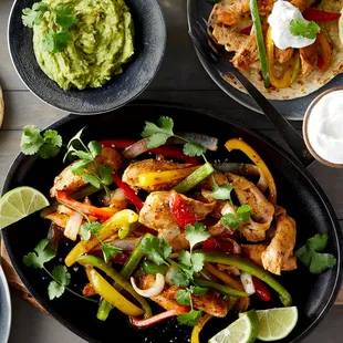 chicken fajitta and guacamole