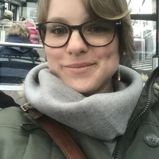 Lindsay R.