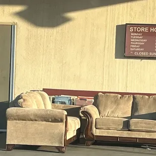 vinyls in the hot 115° sun