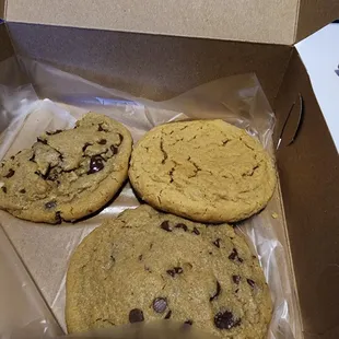 Chocolate and peanut butter cookies