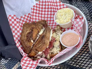 Kelly's Lake House On Pepin Restaurant