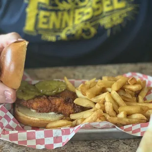 Hot chicken honey sandwich