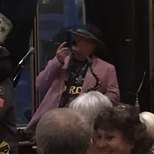 Live music-he was awesome!