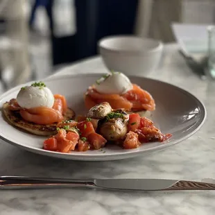 Eggs Benedict with salmon