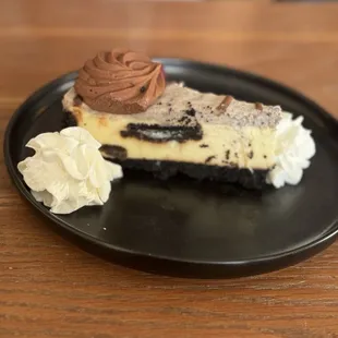 Cookies and cream cheesecake