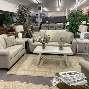 Flexsteel living room set.