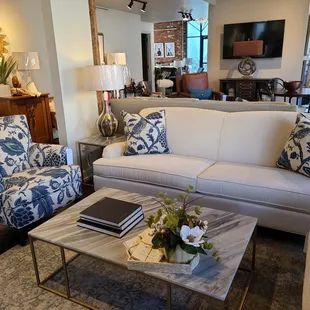 Saybrook &amp; Olivia chair