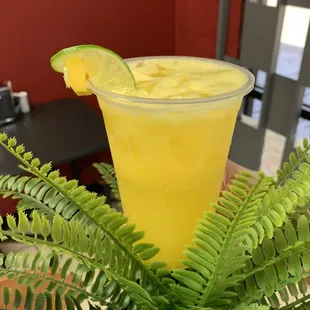Mango lemonade