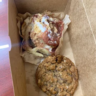 Thursday treats! Strawberries &amp; cream roll &amp; oatmeal raisin cookie