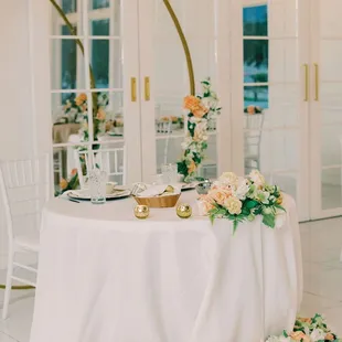 Our sweetheart table  (Photo by Amanda Robbins Photography)