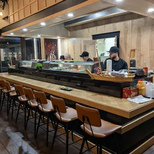 sushi and sashimi, interior
