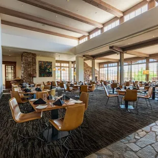 The Gallery Grille casual dining venue.