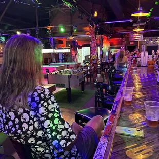 Ping pong, pool, shuffleboard, gorgeous bartender, cold beer - color me happy :-)