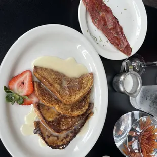 Cinnamon French toast with Turkey bacon