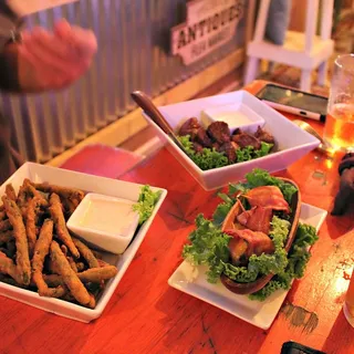 Pimento Cheese & Bacon Poppers