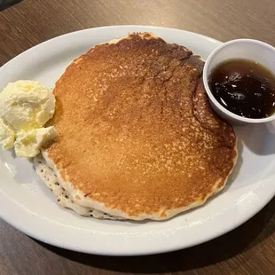 Short stack pancakes