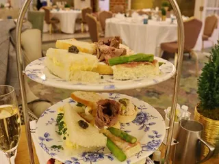 Laurel Court Restaurant & Bar