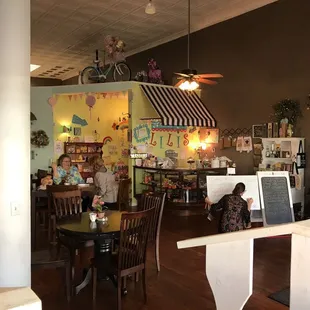 Dining and Shopping Boutique