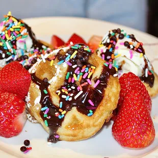 With all of the waffle toppings offered, there were pretty much endless combos for delicious fun!