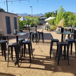 Love the outside dining!!!!