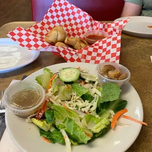 House Salad and Garlic Knots