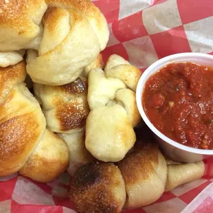Garlic Knots with Marinara