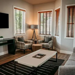 Gateway-Sitting area in Suite