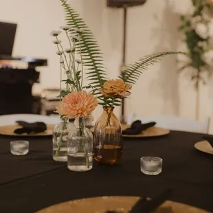 florals by Taylor at TQW floral design, minimalist set up and design