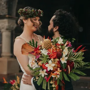 Lei po'o by TGA Florals.