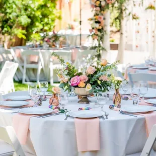 The did a gorgeous job setting up the tables!