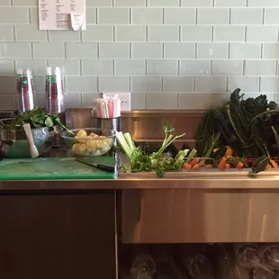 Fresh fruit and veggies......love the Dino kale compared with the curly