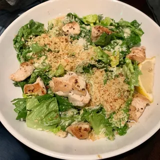 CHICKEN CAESAR SALAD